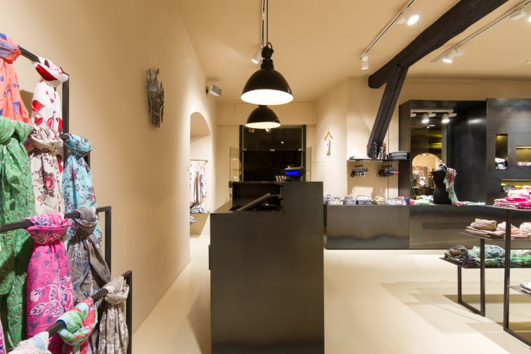女裝精品店裝修設(shè)計-第3張圖片-上海古都建筑設(shè)計集團(tuán)
