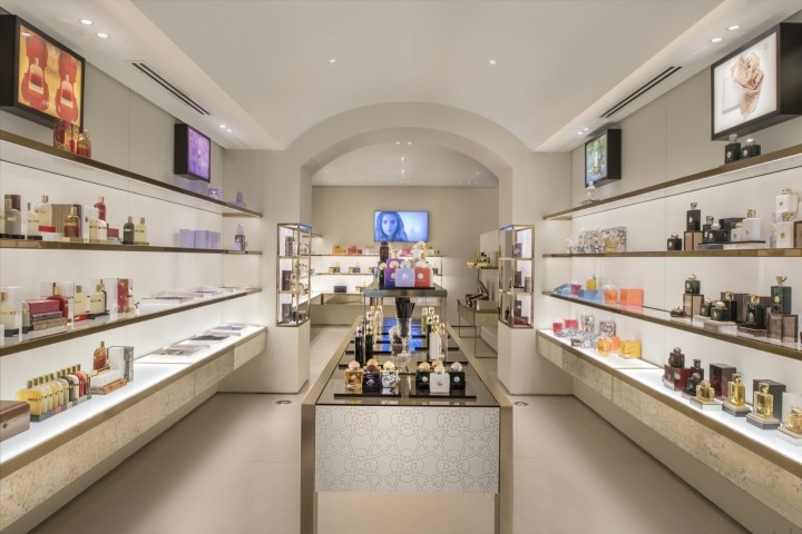 奢華簡約化妝品店裝修設(shè)計-第3張圖片-上海古都建筑設(shè)計集團(tuán)